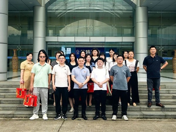 【动态九游会·J9】扬州宝应扬安电子商务中心团队一行莅临公司参观学习
